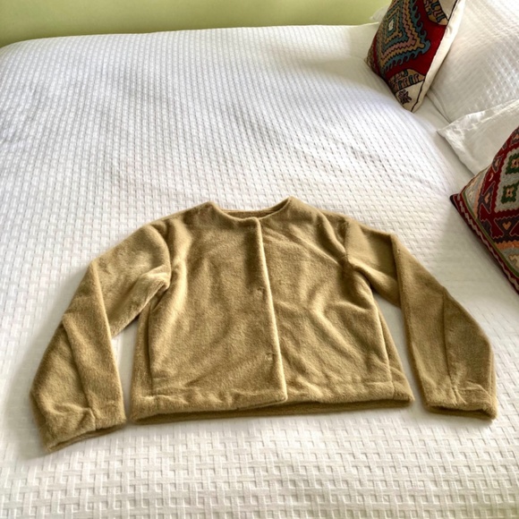 BNT  Uniqlo beige smooth yarn fleece fur collarless jacket XXS / XS - Picture 4 of 4